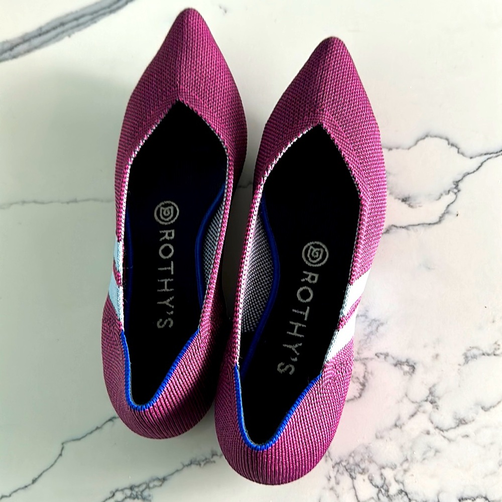 Purple with blue accent detail- rare Rothy’s flat shoes size 7